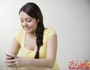 يانفوننى بوينىغا ئېسىش خانىم-قىزلارغا پايدىسىز