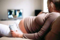ھامىلىدار ئاياللار تېلېۋىزورنى ئاز كۆرگەن ياخشى