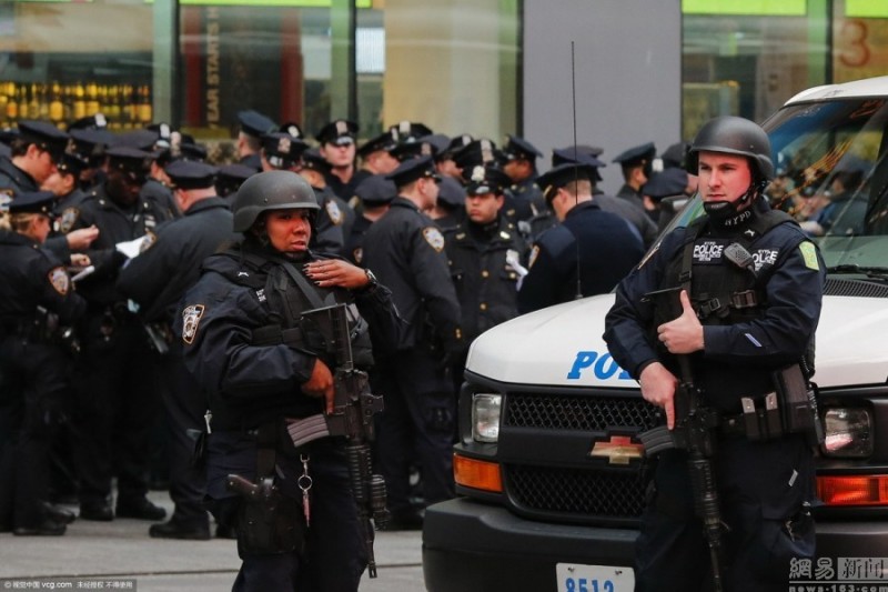 يېڭى يىل ھارپىسىدا 6000 دىن ئارتۇق ساقچى «نىيۇيورك ۋاقىت گېزىتى مەيدان ..