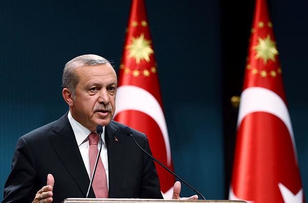 ئەردوغان سىياسىي ئۆزگىرىشكە ئۆزى رېژىسسورلۇق قىلىپ ئۆزى ئورۇندى ..