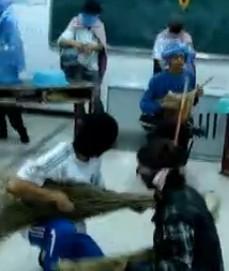 ئۇيغۇر ئوقۇغۇچىلىرى ئىشلىگەن قىزىقارلىق ۋىدىئو