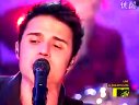 美偶冠军Kris Allen首发主打 Live Like We're Dying[现场] 