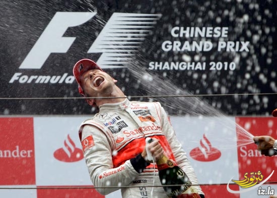 图文-F1中国站正式比赛冠军巴顿享受香槟时刻