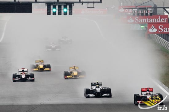图文-F1中国站正式比赛巴顿驶过上赛大直道