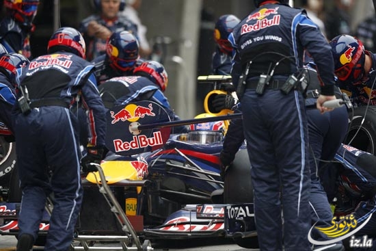 图文-F1中国站正式比赛红牛车队韦伯进站