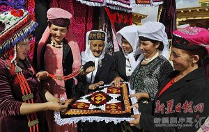 تاشقورغان ئاپتونوم ناھىيەسى قۇرۇلغانلىقىنىڭ 60 يىللىقى تەبرىكلەندى