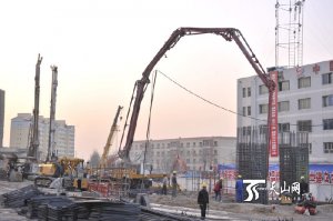ئۈرۈمچى قىبلىتاغدىكى ئۆتۈشمە كۆۋرۈك چېقىۋېتىلدى