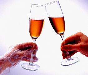 مەن خوتۇنۇم بىلەن ھاراق ئىچتىم( ھىكايە )