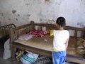 ئەڭ يېڭى رەسىملىك خەۋەر:قوشنىسىنىڭ 6 ياشلىق قىزىغا باسقۇنچلىق قىلغان ئەر 9 يىلدىن كېيىن تۇتۇلدى