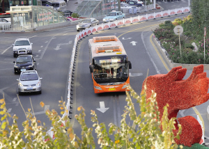 ئەڭ يېڭى رەسىملىك خەۋەر:بىر ئايدىن بۇيان ، BRT ئىككى لىنىيەسىنىڭ يولۇچى توشۇش مىقدارى 7 مىليون 250 مىڭ ئادەم (قېتىم) غا يەتتى